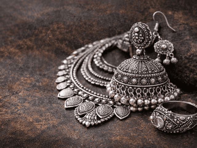 Silver Jewellery with Awesome Trends That Never Go Out of Style: A Complete Guide for Modern and Traditional Wear
